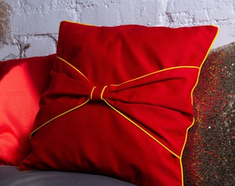Retro Art Deco Pillowcases for pillows in standard, king, flesh, euro-sham and custom sizes.