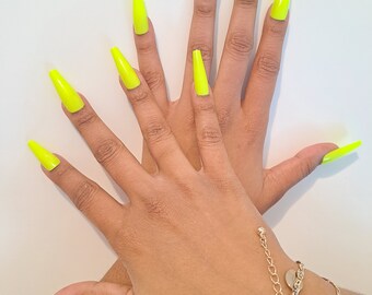 L’AUDACIEUSE press on nails et faux ongle long coffin jaune, jaune fluo, ongle réutilisable, 24 faux ongles