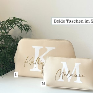 Kosmetiktasche mit Namen und Buchstabe personalisiert in beige aus Kunstleder, Namen Schminktasche Initialen aus Kunstleder beplottet im Set