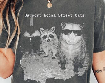Camiseta de apoyo a los gatos callejeros locales, camiseta divertida de mapache, mofeta y zarigüeya, camiseta retro con meme para amantes de los animales, camiseta de estilo vintage Comfort Colors