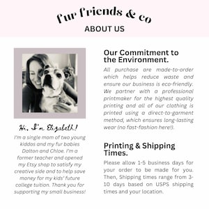 Pu&ograve; includere: L'immagine presenta il testo "Fur Friends & Co" e "About Us". Include una foto in bianco e nero di una donna e un cane. Il testo descrive l'impegno del negozio per l'ambiente e i tempi di stampa.