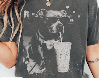 Camiseta divertida de Pitbull bebiendo café helado con colores cómodos, camiseta vintage para perro, camiseta de Pitbull, camiseta unisex para papá perro, camiseta para amantes de los perros Pitbull.