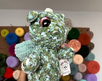 Dragon | Green Dragon | Crochet item | Crochet Dragon | Flying Dragon | Crochet | Handmade Item | Dragons | VidaCrofty