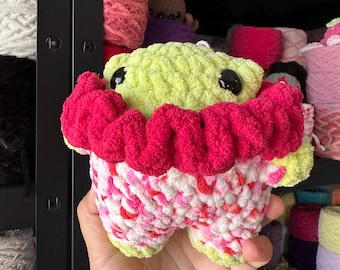 Circus Frog | Crochet Creature | Crochet Finished Product | Crochet | Frog Crochet | Handmade Crochet | VidaCrofty