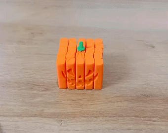 Pumpkin Drop Strip Toy – Halloween Fidget Decoration – 3D Printed Dangly Pumpkin Stem Toy – Spooky Tactile Fun
