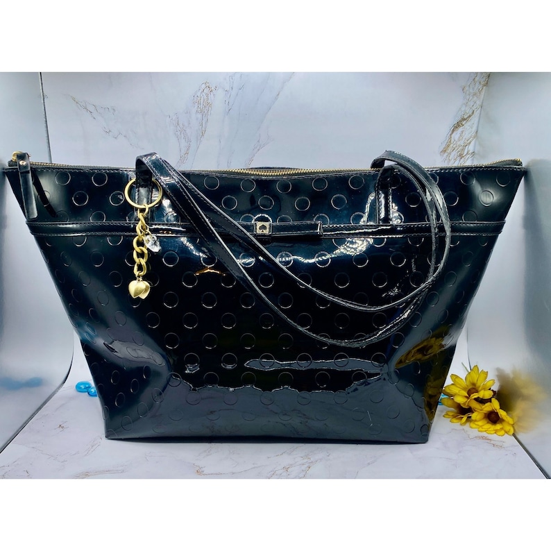 Kate Spade New York Women Tote CA 57710 Shoulder Bag Black Patent Leather. Excellent Condition
