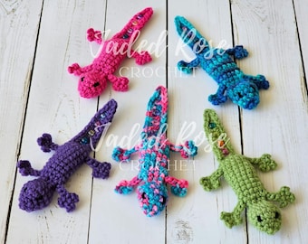 Crochet Pattern- No Sew Lizard Fidget toy, crochet keychain, 3 fidgets in 1