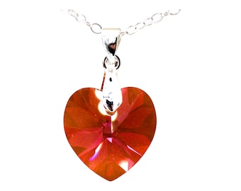 Collar de corazón con topacio Swarovski y cadena bañada en plata de ley