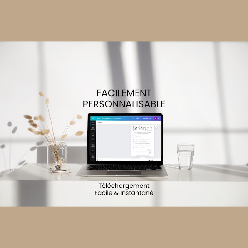 May include: A laptop computer displaying a document with the text 'Day Plans' on a white background. The laptop is on a white surface with a glass of water and dried flowers in a vase. The text 'FACILEMENT PERSONNALISABLE' is above the laptop and the text 'Téléchargement Facile & Instantané' is below the laptop.