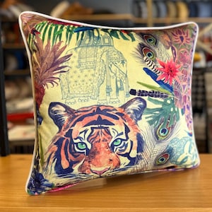 Tiger Print Decorative Pillow Cover with Bold Jungle Animal Design, Wild Safari Style Cushion Case for Exotic and Modern Home Decor