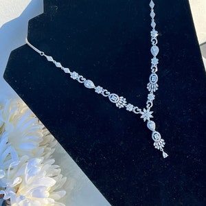 Sparkly Silver Crystal Necklace, Crystal Bridal Necklace , wedding Jewelry, Silver Engagement Necklace , Bridal Jewelry , Gift For Brides