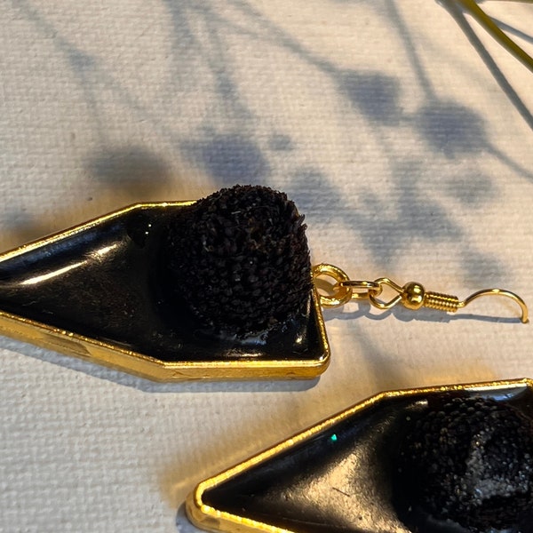 Monochrome Majesty: Handmade Black Resin Dangle Earring with Sunflower Noir Center, valentine Earring, Breakup jewelry,breakup earrings