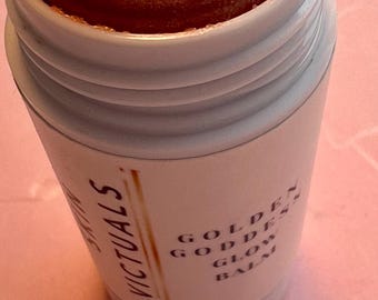 Golden dewy glow, organic skincare, healthy no makeup look, natural clean beauty, moisturizing antioxidant rich makeup, beauty gift.