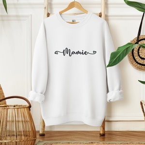 Mamie Sweatshirt, Mamie To Be Shirt, Mamie Sweat shirt, Pregnancy Announcement, Baby Announcement Gift, New Mamie Gift, Grandma Gift