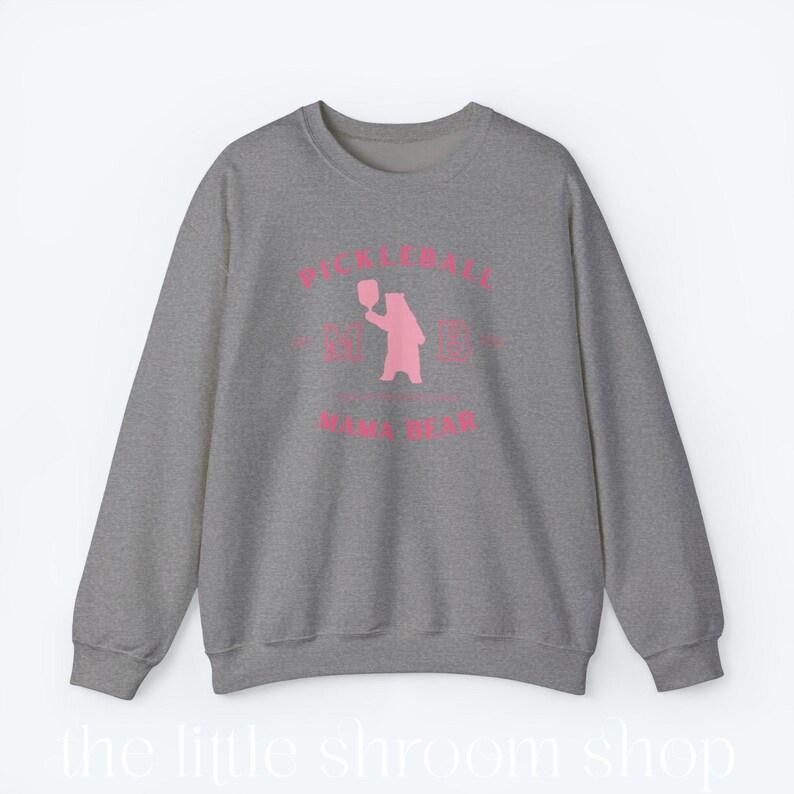 Mama Bear Pickleball met ronde hals | Sweatshirt Pickleball Mom | Pickleball Game-trui | Accessoires augurken | Cadeau voor haar | Cadeau voor moeder afbeelding 4