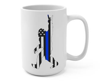 ビッグフット シン ブルー ライン マグ 15 オンス | 法執行機関サポート | 大型コーヒー ティー マグ | ブルー ライン ギフト | 警察官ギフト