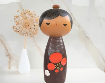 24 cm / 9.5 '' Tall Vintage Handmade Creative Kokeshi Doll by Usaburo – Japanese Wooden Folk Art Figurine