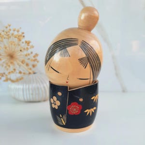岡本卯三郎作の背の高いヴィンテージの創作こけし。 - Etsy 日本