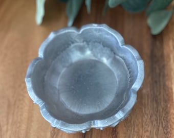 Bowl Small Decorative Resin | Silver Grey Gray | Keys | Decorative Bowl | Dish | Catch-all | Floral Embossed | Coin Holder | Candy Dish Cute