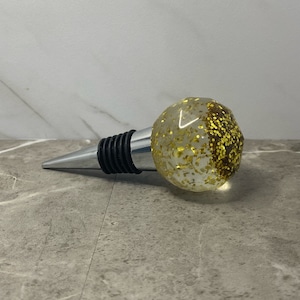 Round Faceted Resin Bottle Stopper | Gold Glitter | Handmade Bottle Stopper | Wine Lover Gift | Barware | Bar Gear | Liquor Bottle Stopper