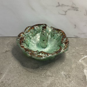 Resin Ring Holder | Mint Green with Bronze| Ring Dish | Jewelry Dish | Jewelry Holder | Flower Shaped Ring Holder | Handmade Home Decor Gift
