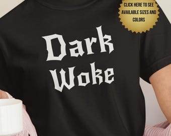 Camiseta gótica oscura y cómoda con colores vivos: unisex, suave y de estilo vintage.