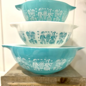 Amish Butterprint Cinderella bowls by PYREX/ set of 3