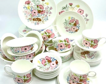 Wedgwood Meadow Sweet /  Fine Porcelain China Dinnerware / catagories sold separately/ made in England