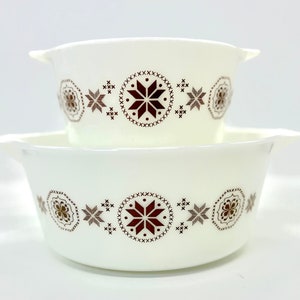 Pyrex Towne and Country / Vintage Retro Cassarole Set of 2