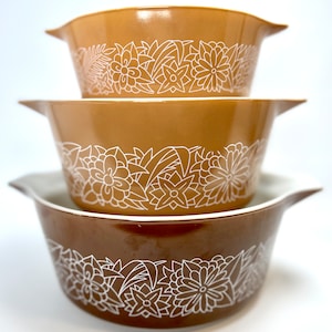 Woodland PYREX set of 3 round casserole dishes