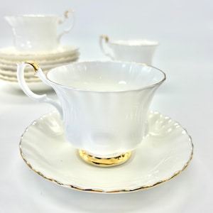 Royal Albert Vintage Val d’or fine China tea cup and saucer set of 6