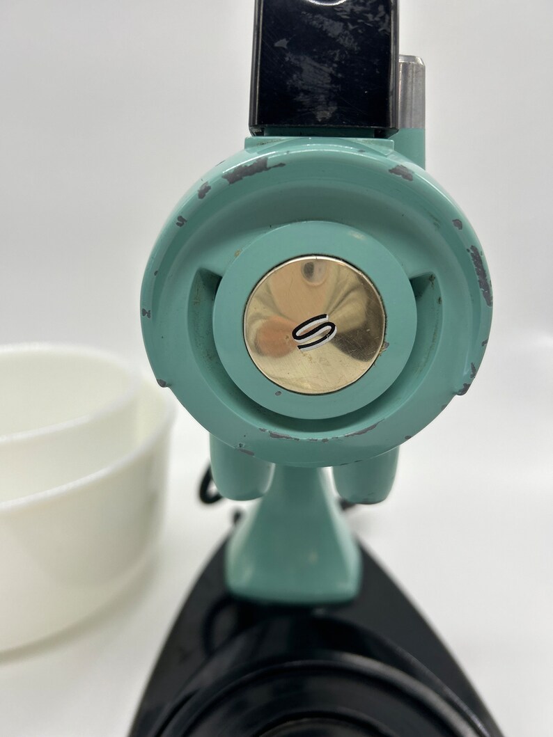 Vintage 1950s Sunbeam Mixmaster in Turquoise Blue / for Display