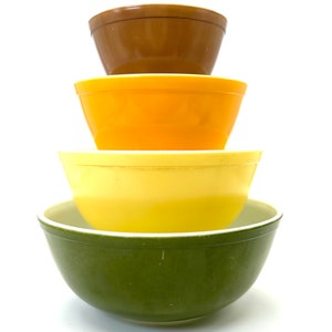 Reverse Primary  PYREX mixing bowls open stock / solid colors