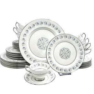 VINTAGE AYNSLEY Dianne dinnerware set / complete service for 8
