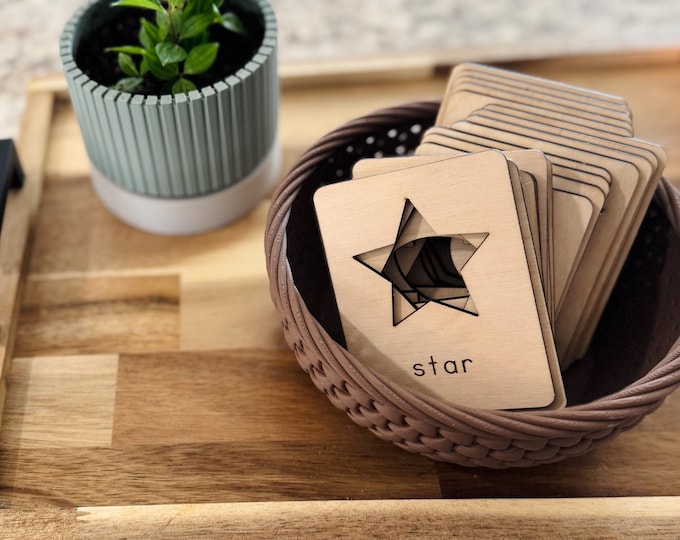 Wooden Montessori Shape Puzzle: Natural Wood Sorting Cards