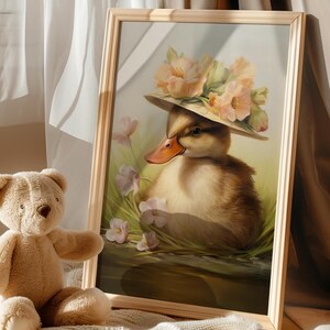 Sztuka w przedszkolu Duckling: nadruk z kaczką w kwiatowym kapeluszu (pobranie cyfrowe)