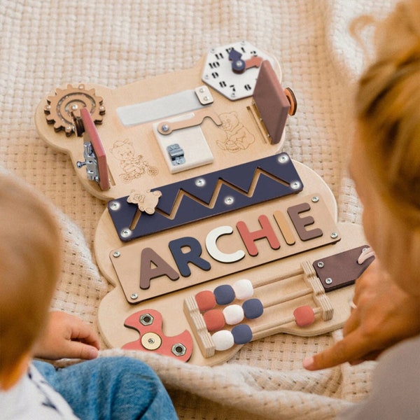 Tableau occupé d’ours personnalisé, jouets Montessori pour les tout-petits, puzzle de nom de bébé personnalisé, cadeau de 1er anniversaire, cadeau de Pâques pour les enfants