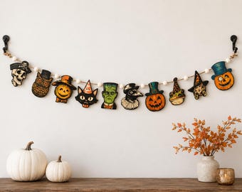 Kitsch Halloween Wooden Garland, Quirky Retro Vintage Bunting, Unique Spooky Fall Mantel Decor, Black Cat Antique Halloween Art