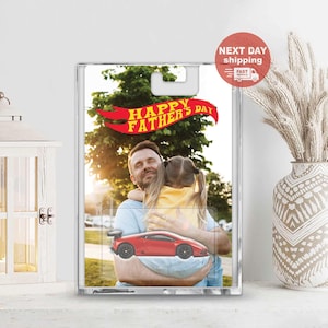 Dad Wheelsアクリルブロック、写真とおもちゃのトラックのデザインが入った父の日ギフト、車好きのお父さんへの子供からの楽しい記念品