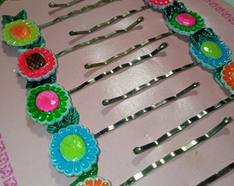 Nouveau stock ancien de 12 mini pinces à linge peintes à la main, thème fleurs. années 60