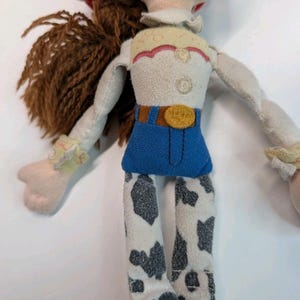 Jessie Toy Story Cowgirl Plush Doll Yarn Hair Red Hat Cow Print Pants immagine 7