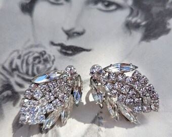 Vintage WEISS cristal Rhinestone Navette plata tono clip pendientes