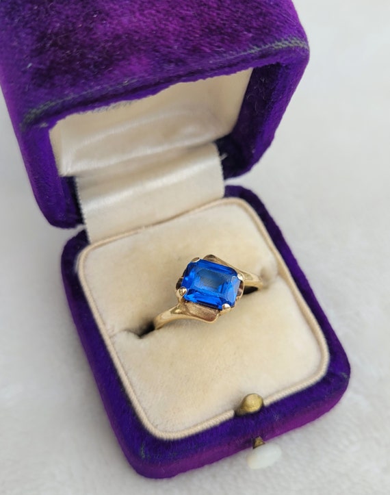 Vintage Blue Spinel 10k Yellow Gold Ring Size 6.25