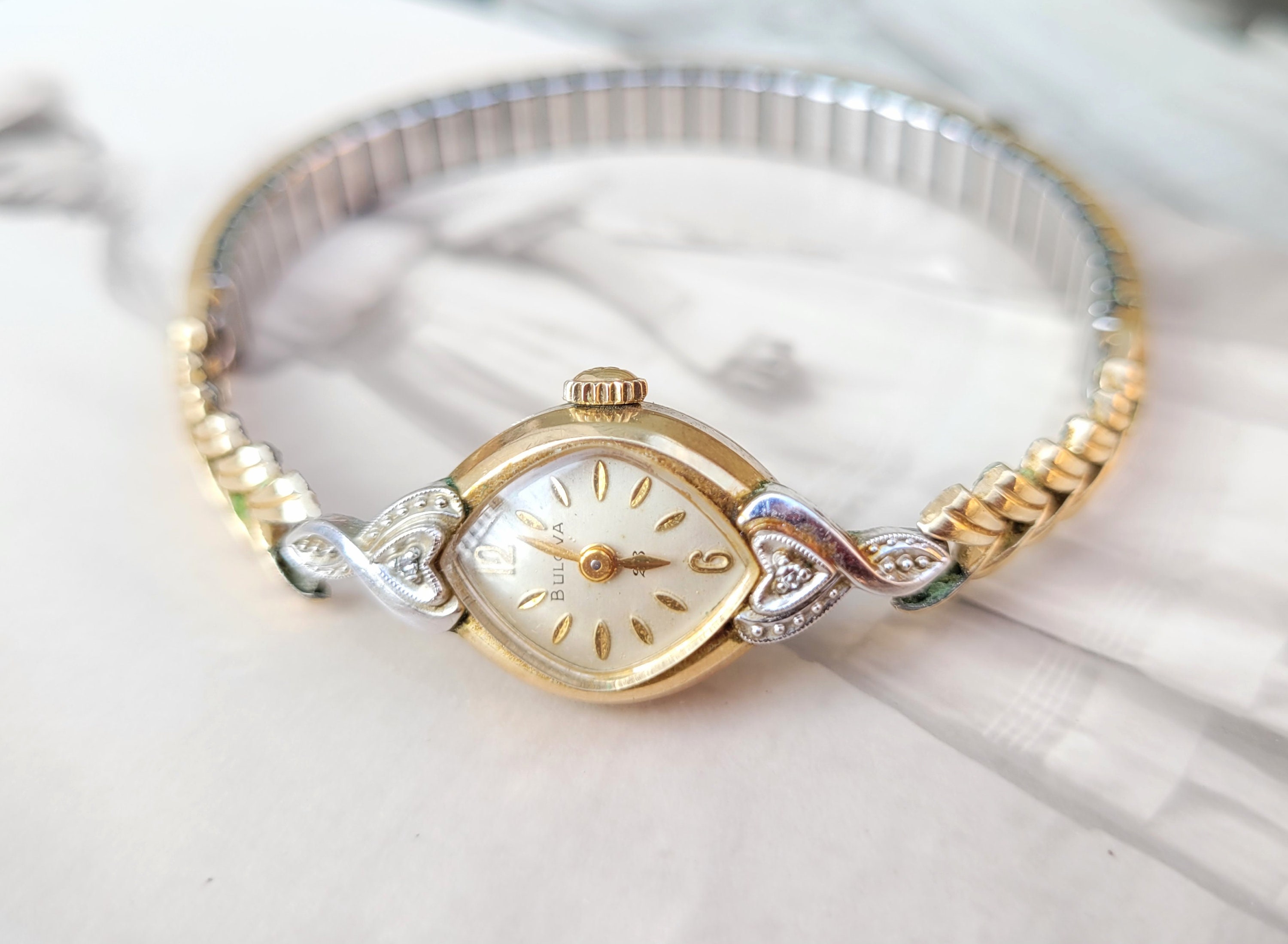 Vintage Bulova 10K Rolled Gold Plate Diamond 23 Jewel Ladies Mechanical Watch