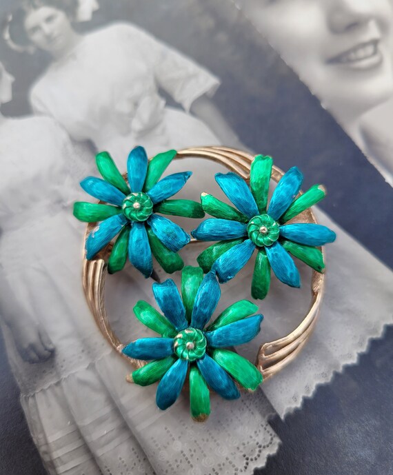 Vintage KRAMER Blue Floral Enamel Gold Tone Brooc… - image 1