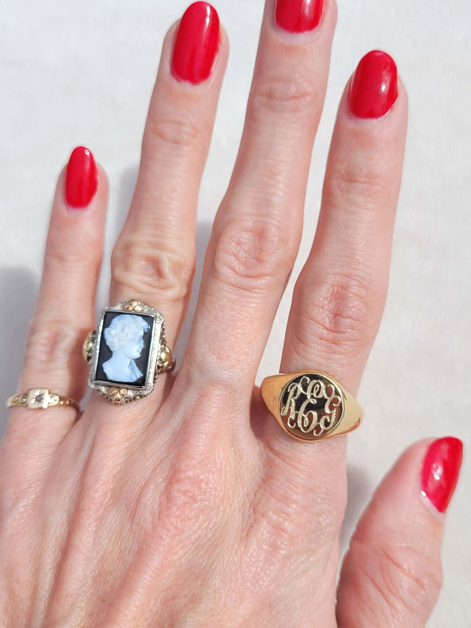Signet Ring With R Script Vintage