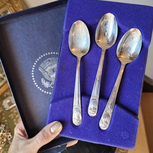Vtg Bicentennial WM Rogers Silver Plated President Spoons- Washington Jefferson