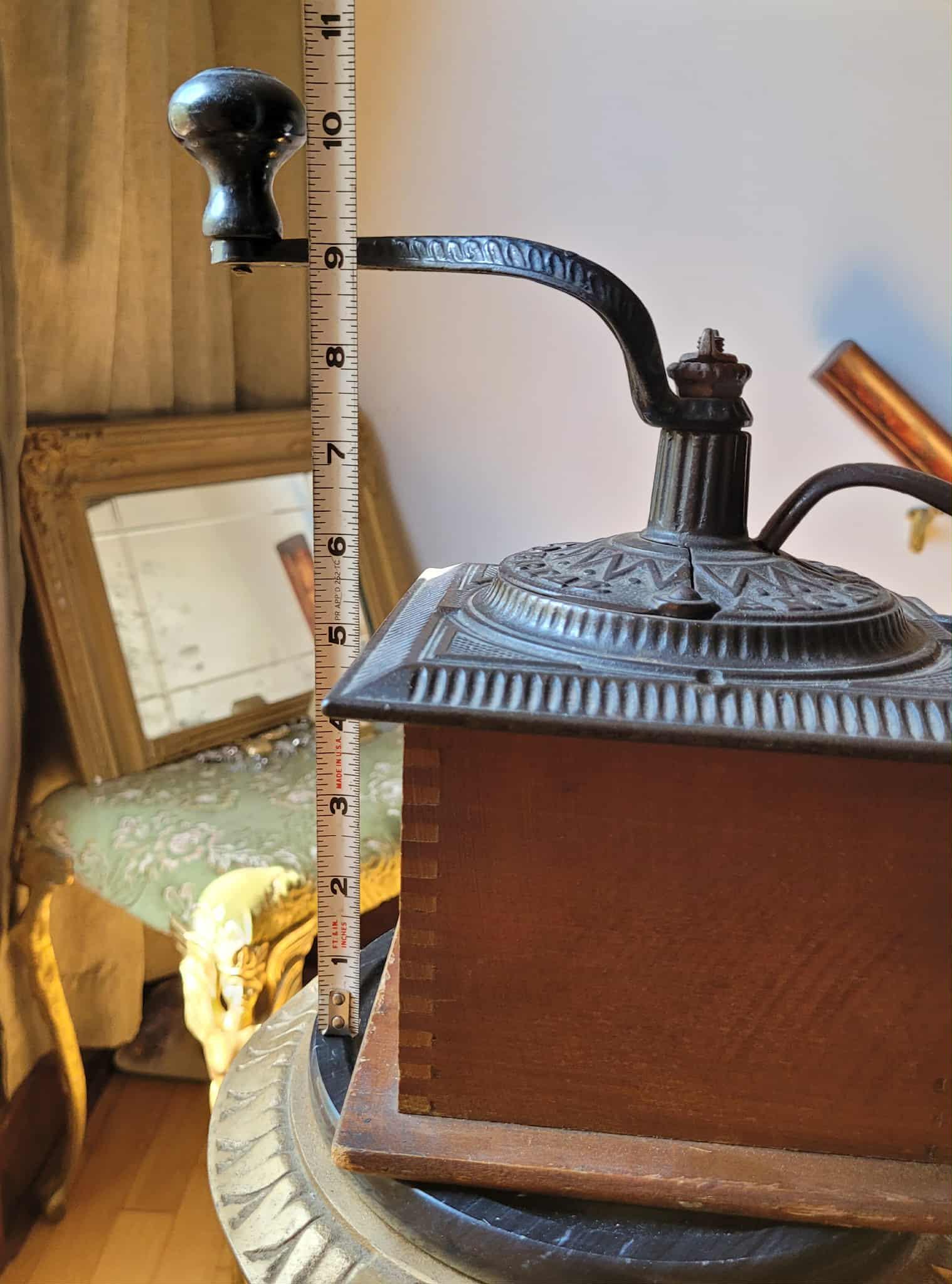 希少な1890年代製アンティーク鋳鉄製トップコーヒーグラインダー