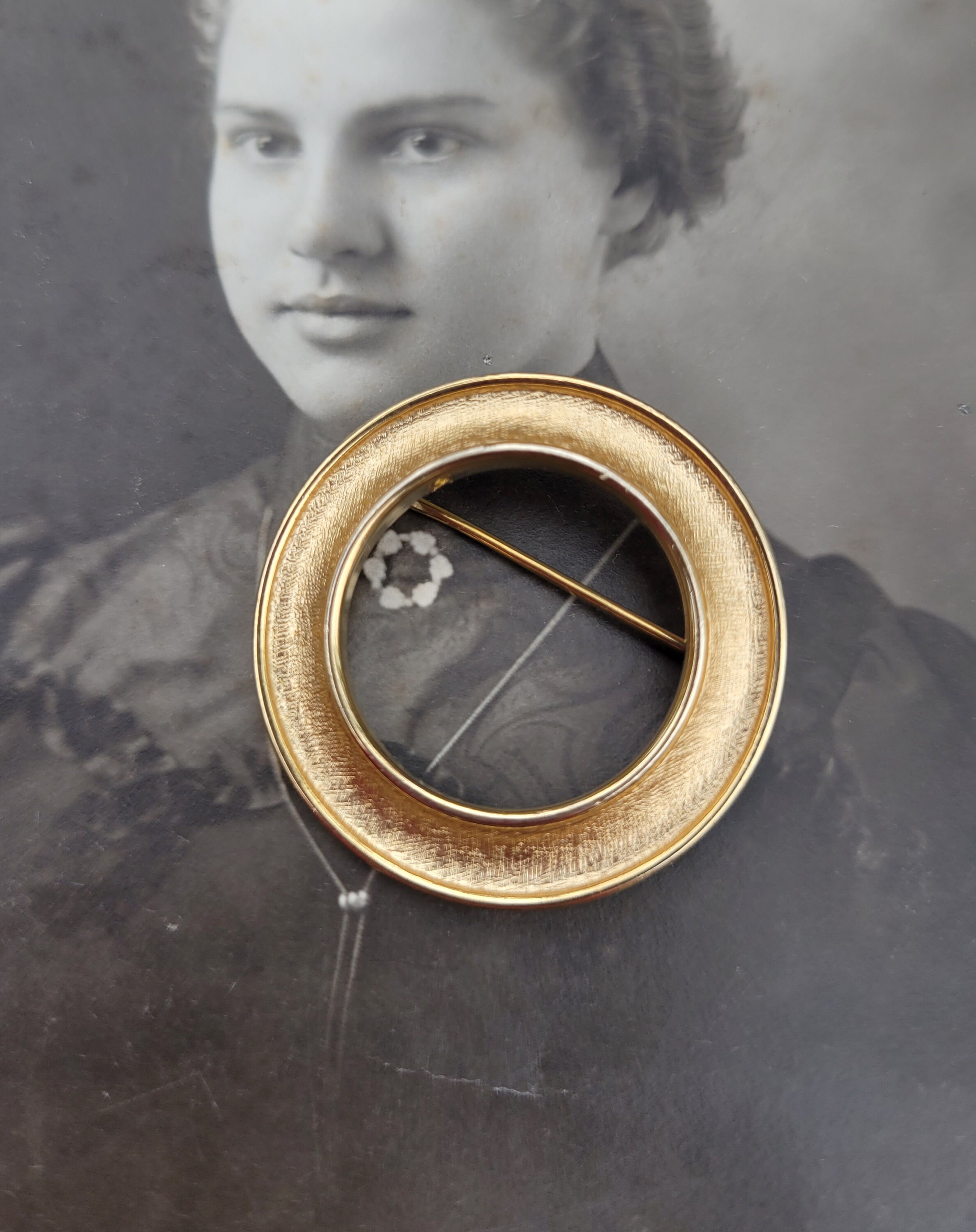 Trifari Round Brooch - Etsy