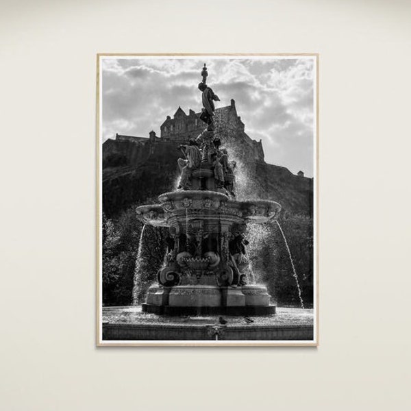 Digital Print Download | Ross Fountain Edinburgh Photo | Castle Decor | Wall Art | Scotland Travel Cityscape | Princess Street Gardens